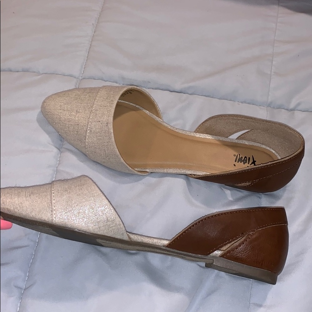 Shoes - Picture 2 of 3